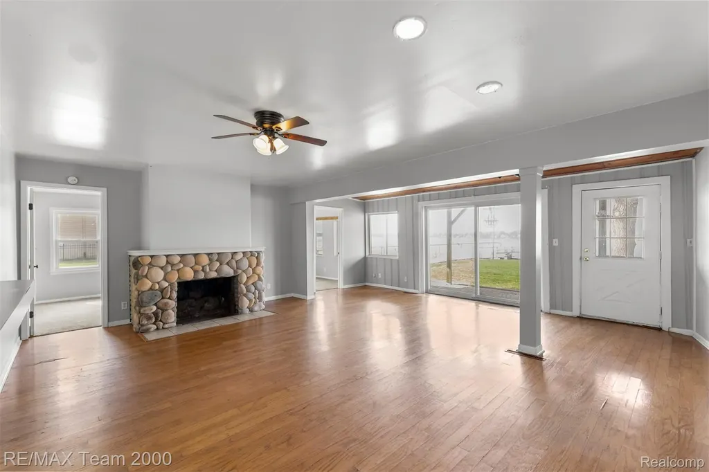 4390 Cass Elizabeth Road Waterford Charter Township MI 48328