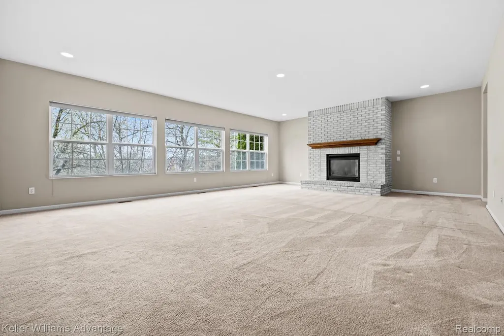 4100 Norwich Court Oakland Charter Township MI 48306