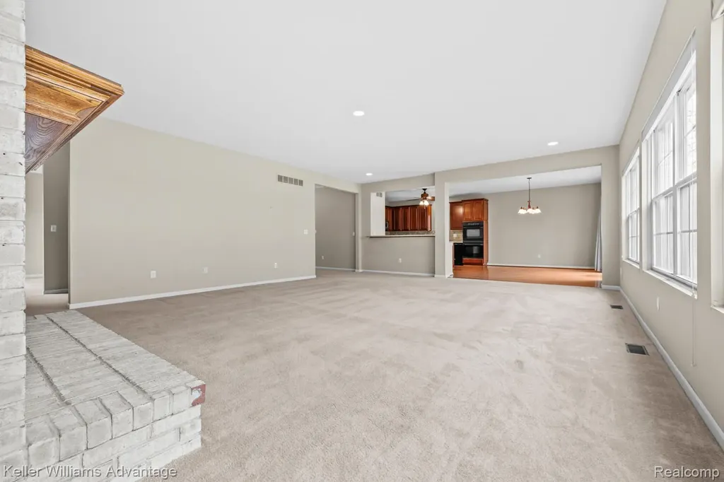 4100 Norwich Court Oakland Charter Township MI 48306