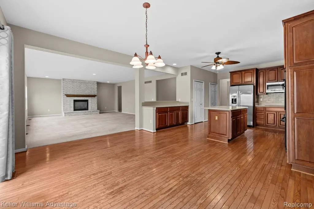 4100 Norwich Court Oakland Charter Township MI 48306