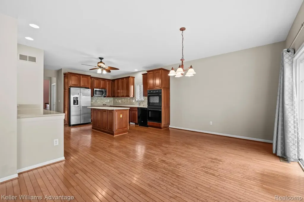 4100 Norwich Court Oakland Charter Township MI 48306