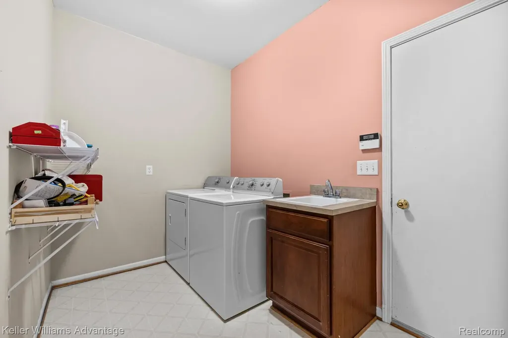 4100 Norwich Court Oakland Charter Township MI 48306