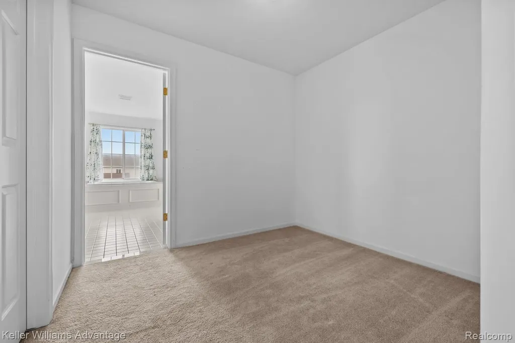 4100 Norwich Court Oakland Charter Township MI 48306