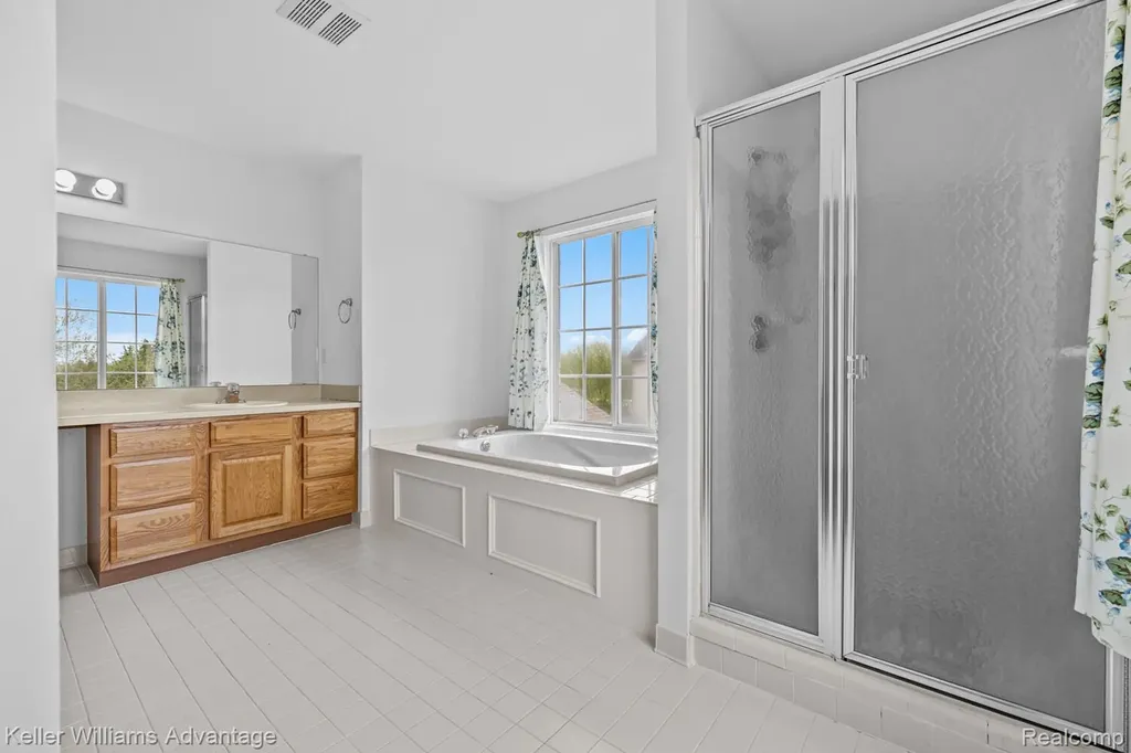 4100 Norwich Court Oakland Charter Township MI 48306