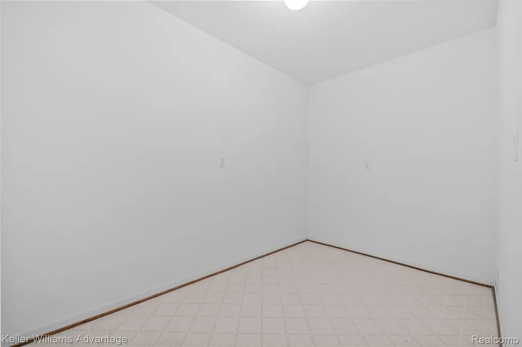 4100 Norwich Court Oakland Charter Township MI 48306