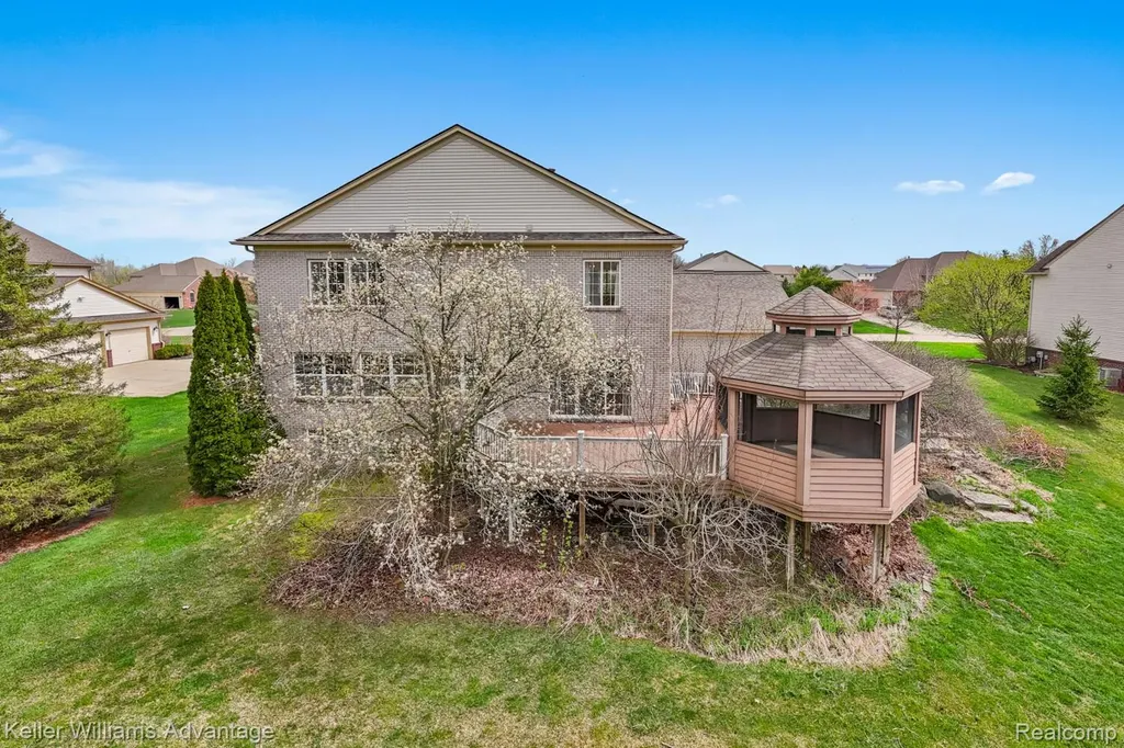4100 Norwich Court Oakland Charter Township MI 48306