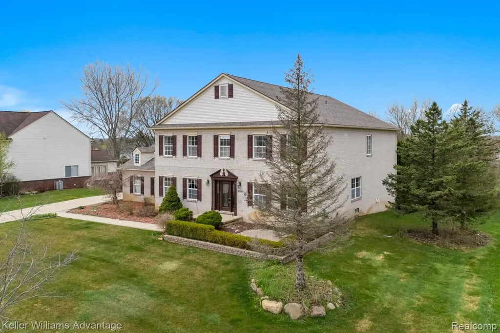 4100 Norwich Court Oakland Charter Township MI 48306