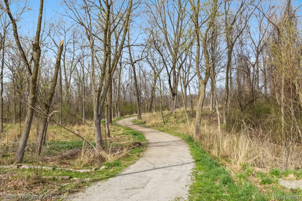 4100 Norwich Court Oakland Charter Township MI 48306