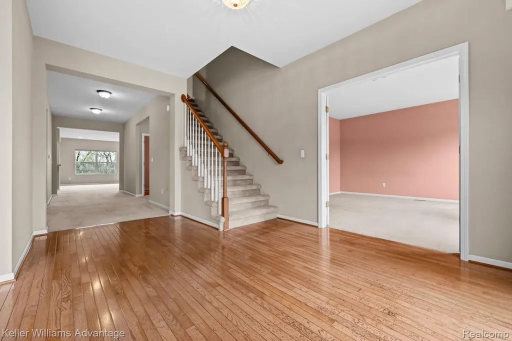 4100 Norwich Court Oakland Charter Township MI 48306