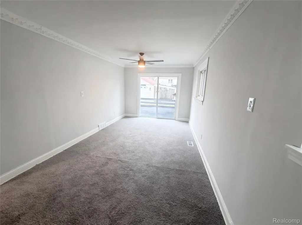 916 Longfellow Avenue Royal Oak City MI 48067