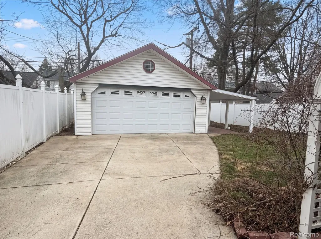 916 Longfellow Avenue Royal Oak City MI 48067