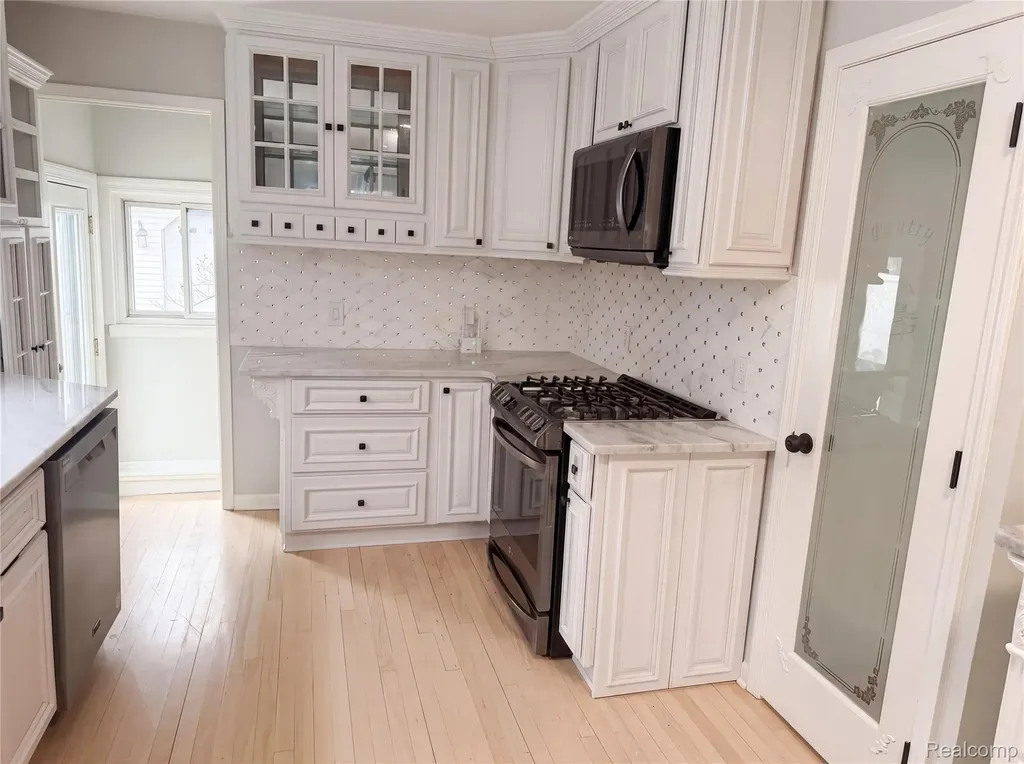 916 Longfellow Avenue Royal Oak City MI 48067