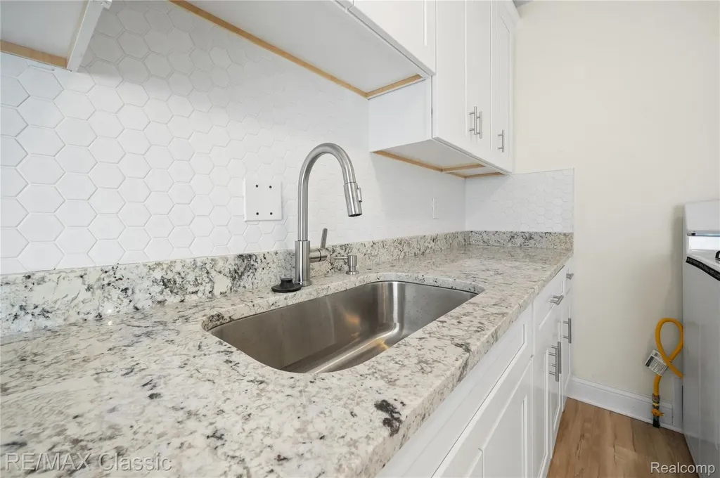 7239 Barrie Street Dearborn City MI 48126