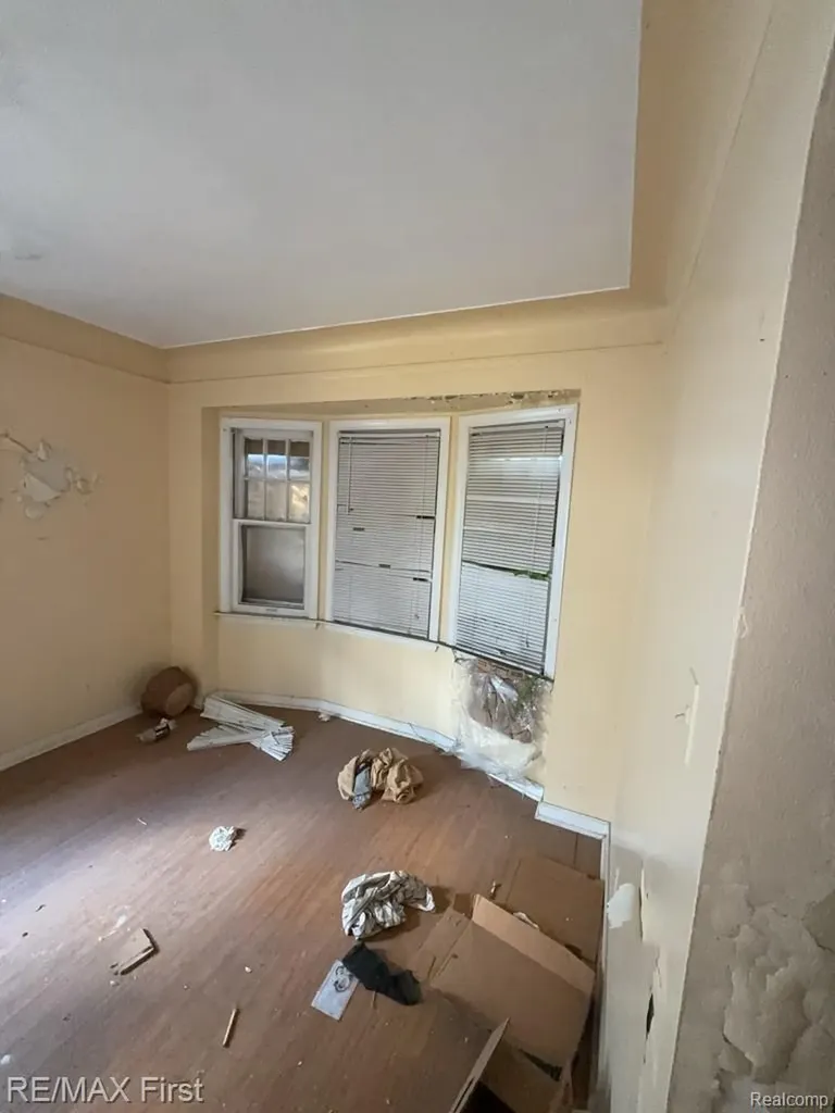 9536 Minock Street Detroit City MI 48228