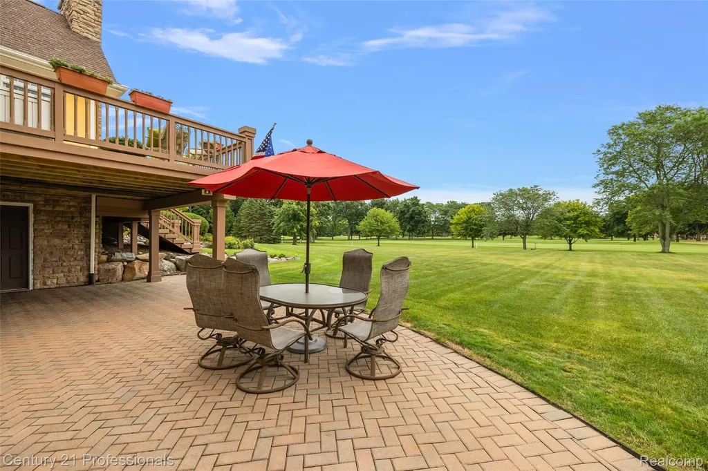9310 Fairway Trail Grand Blanc City MI 48439