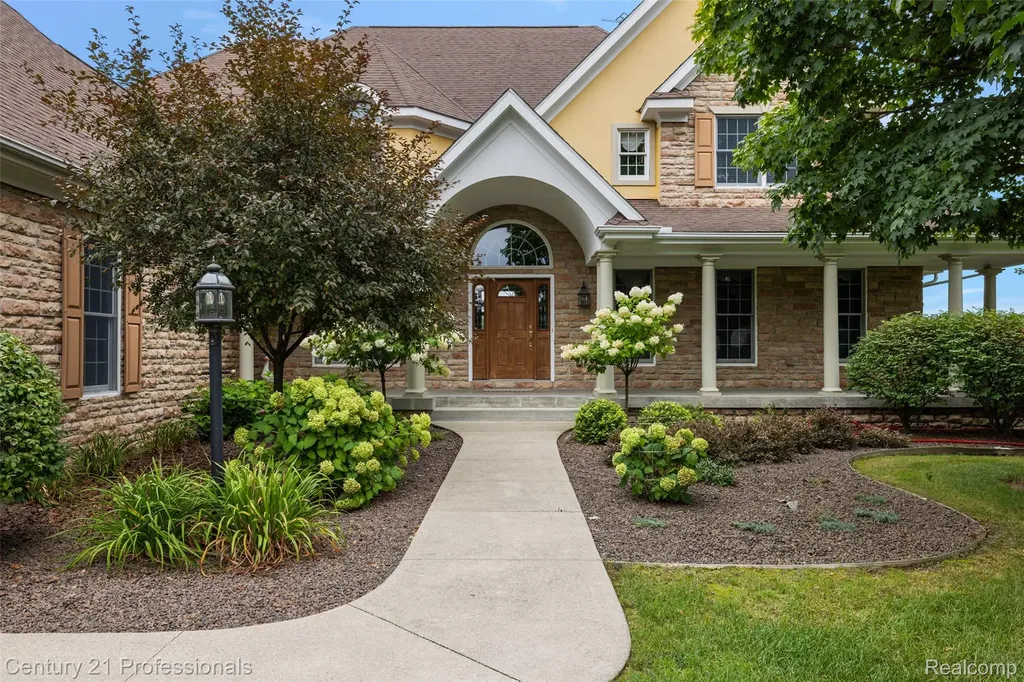 9310 Fairway Trail Grand Blanc City MI 48439