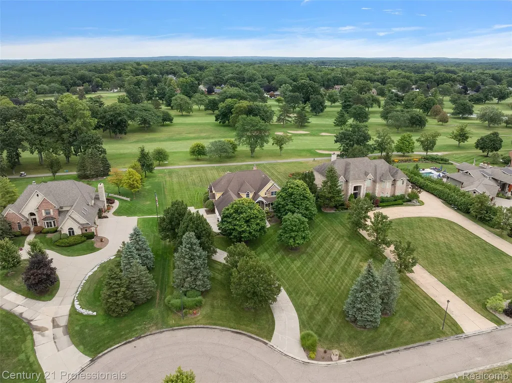 9310 Fairway Trail Grand Blanc City MI 48439