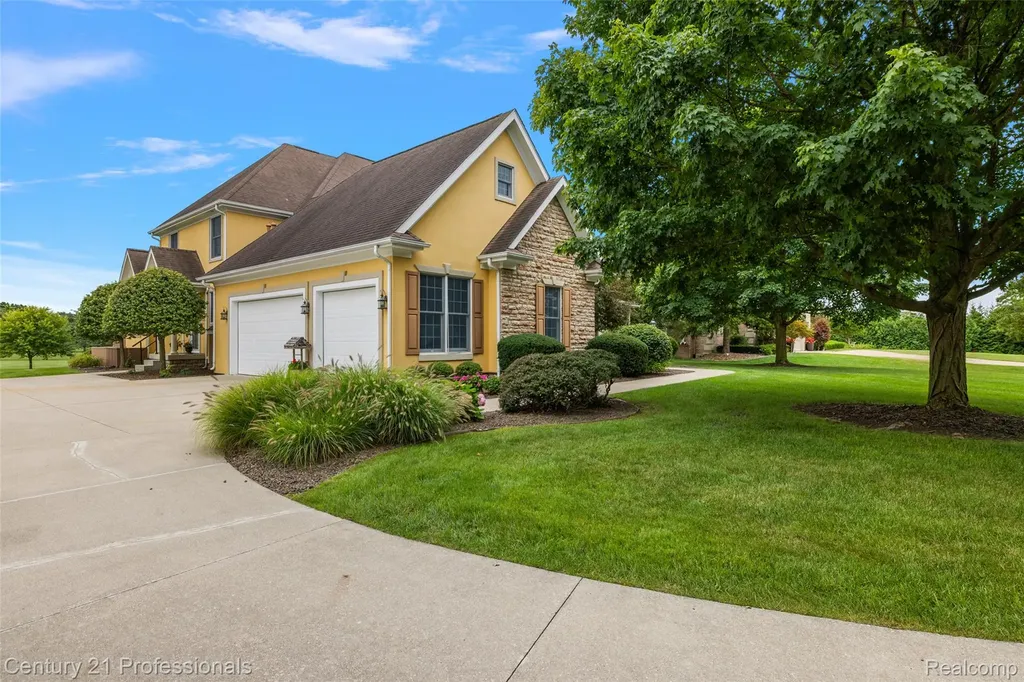 9310 Fairway Trail Grand Blanc City MI 48439