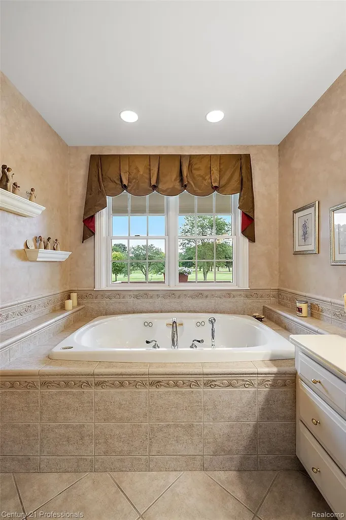 9310 Fairway Trail Grand Blanc City MI 48439