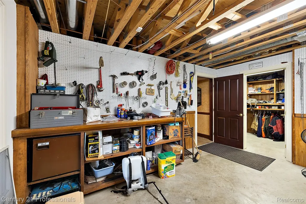 9310 Fairway Trail Grand Blanc City MI 48439