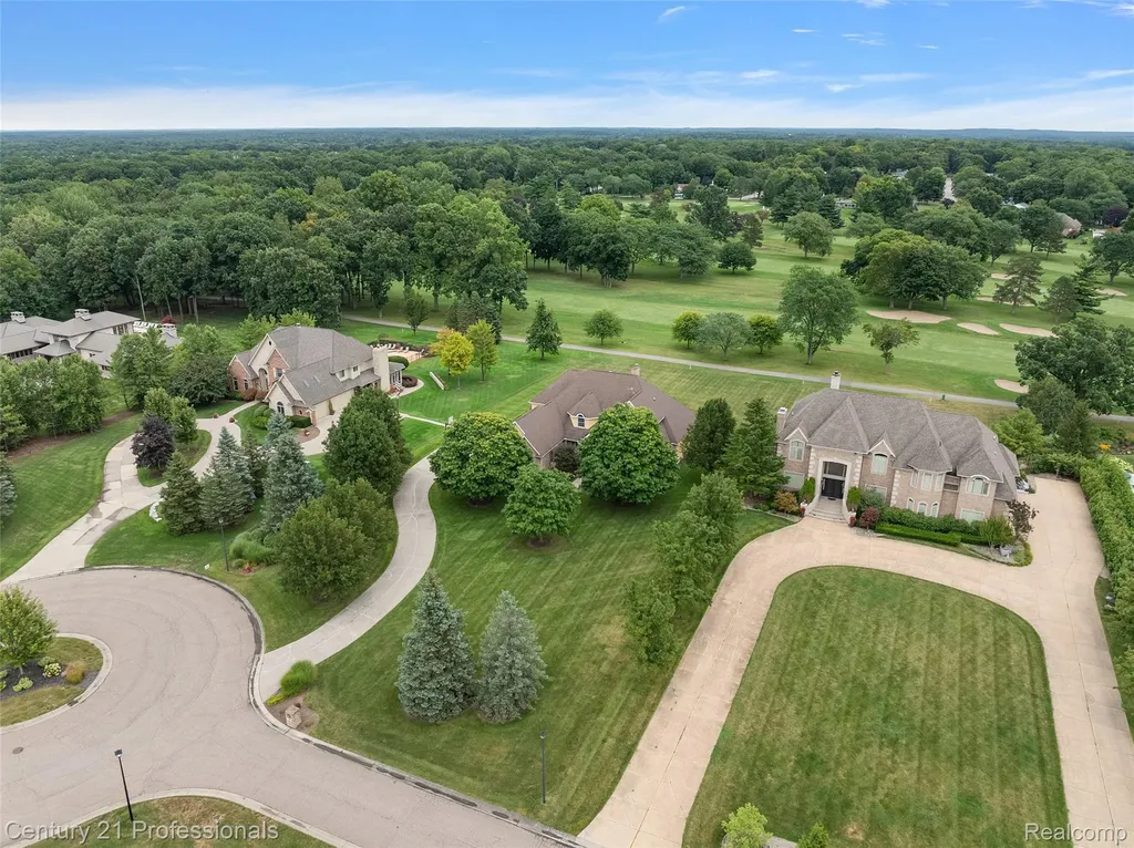 9310 Fairway Trail Grand Blanc City MI 48439
