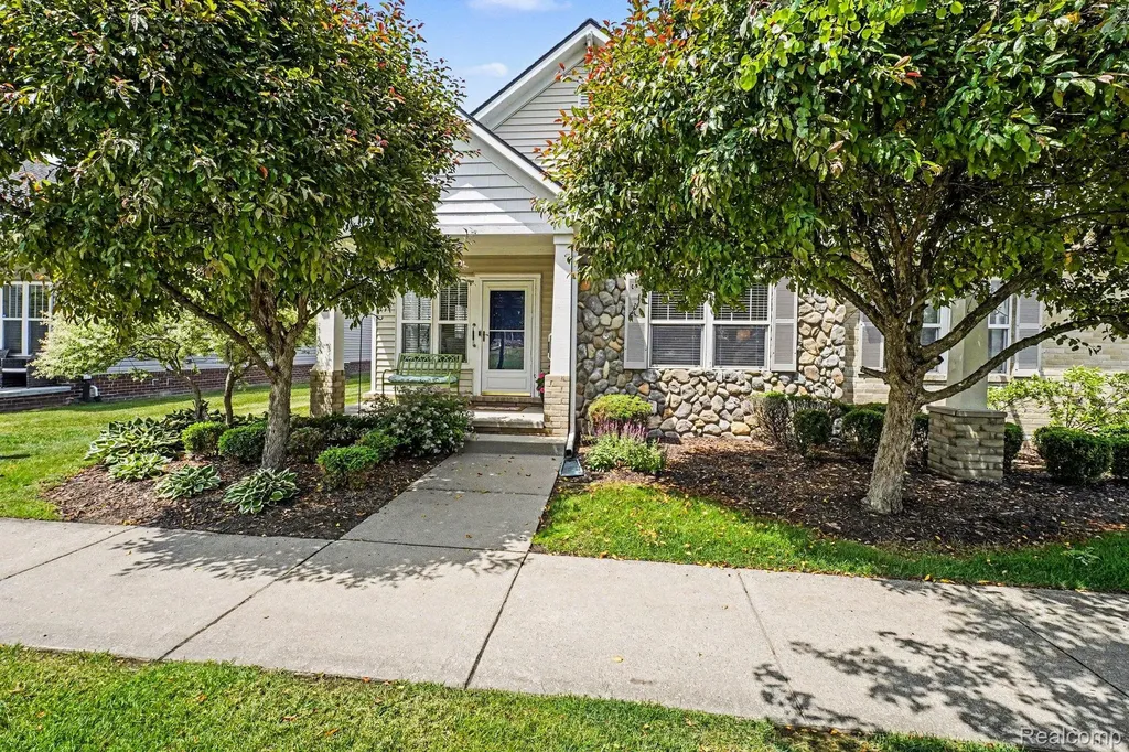 332 Brigg Street Howell City MI 48855