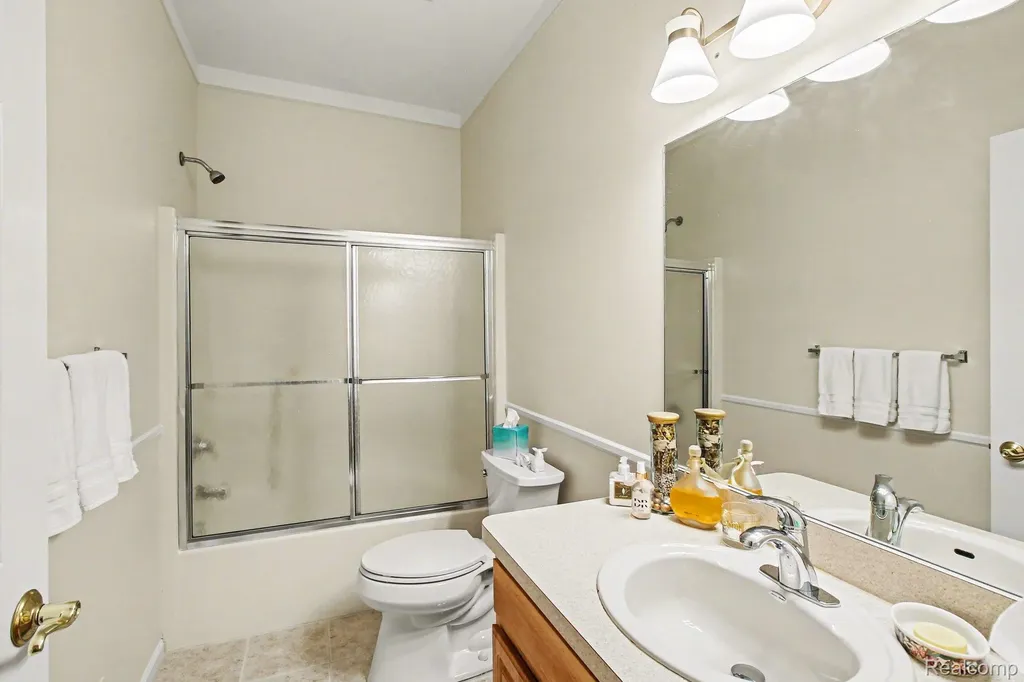 332 Brigg Street Howell City MI 48855