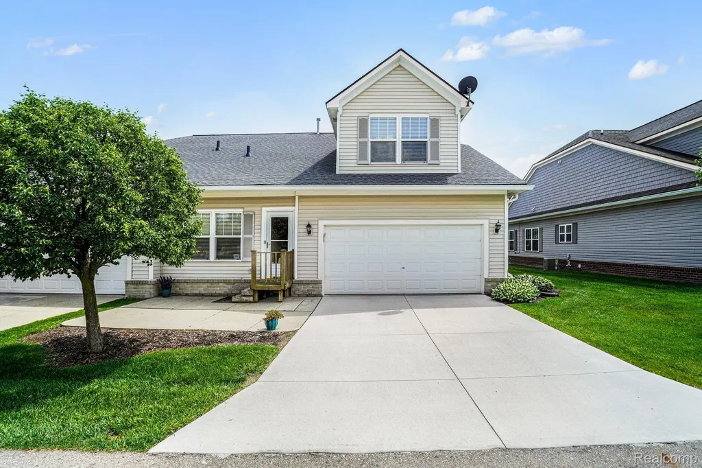 332 Brigg Street Howell City MI 48855