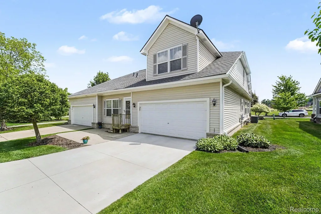 332 Brigg Street Howell City MI 48855