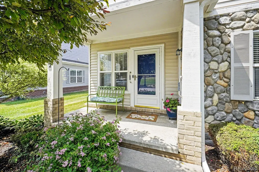 332 Brigg Street Howell City MI 48855