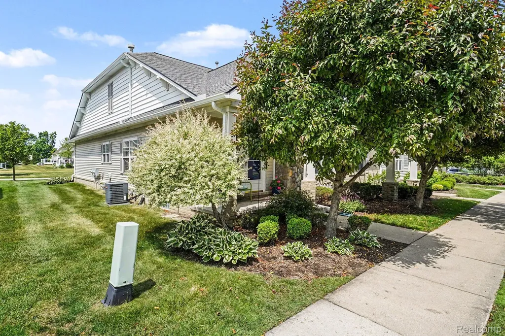 332 Brigg Street Howell City MI 48855