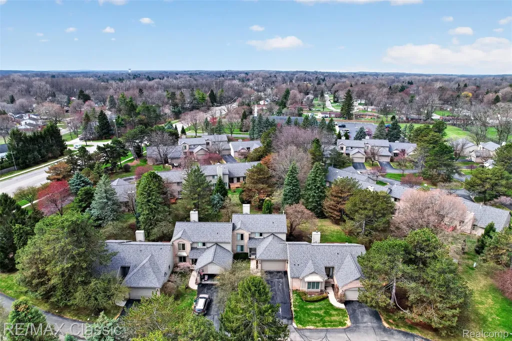 29640 Vista Court Farmington Hills City MI 48331