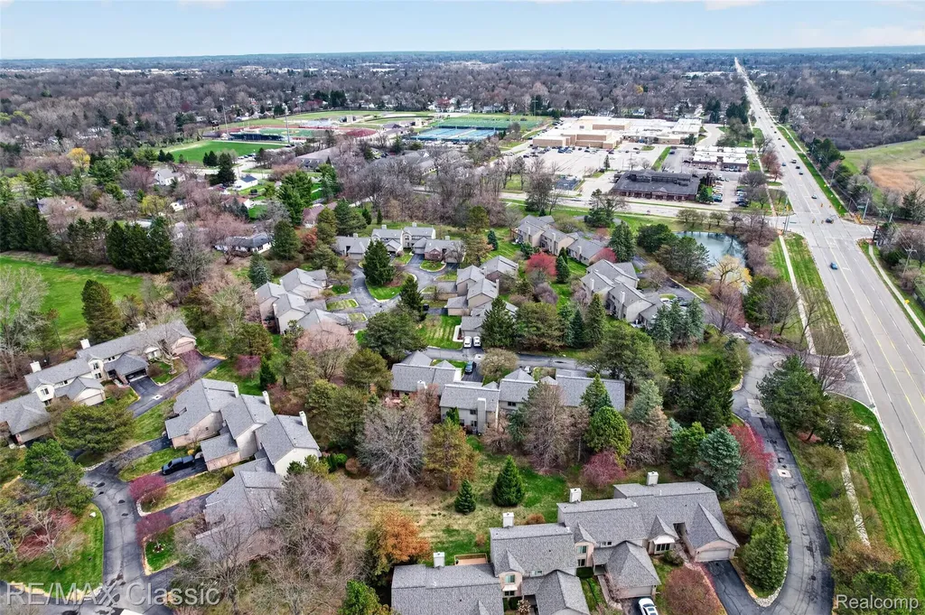 29640 Vista Court Farmington Hills City MI 48331