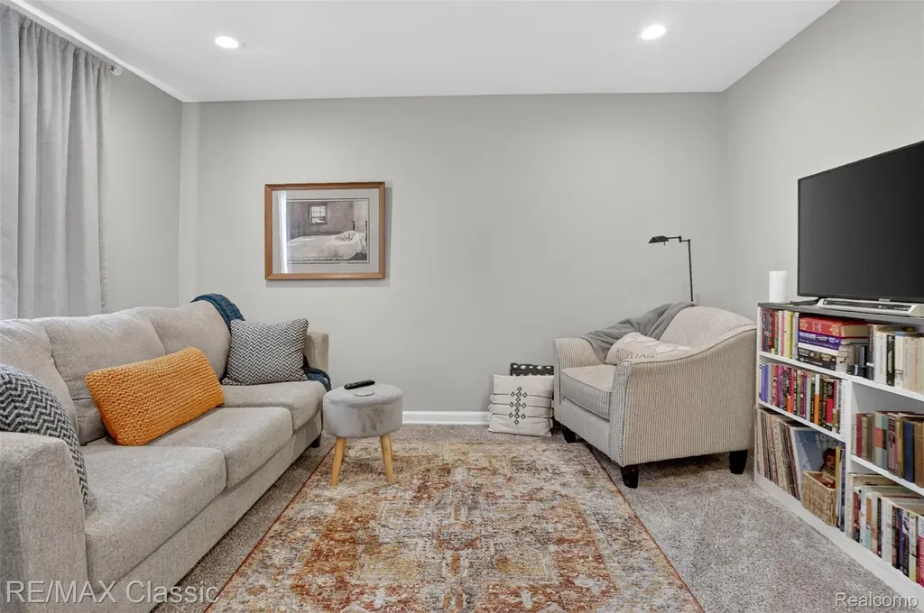 29640 Vista Court Farmington Hills City MI 48331