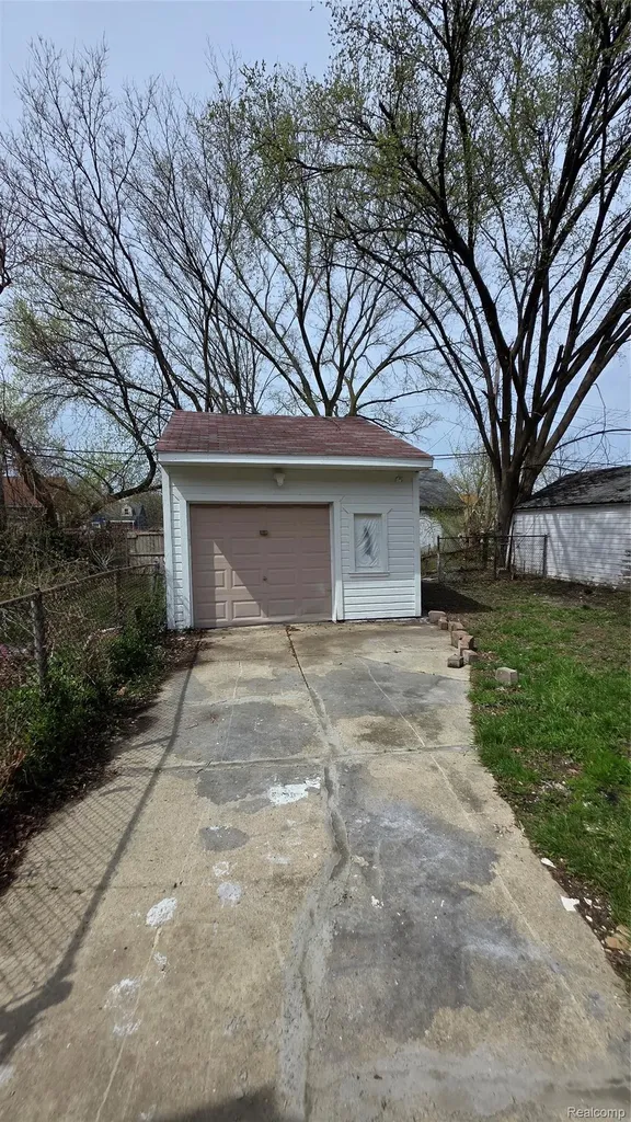 9759 Manistique Street Detroit City MI 48224