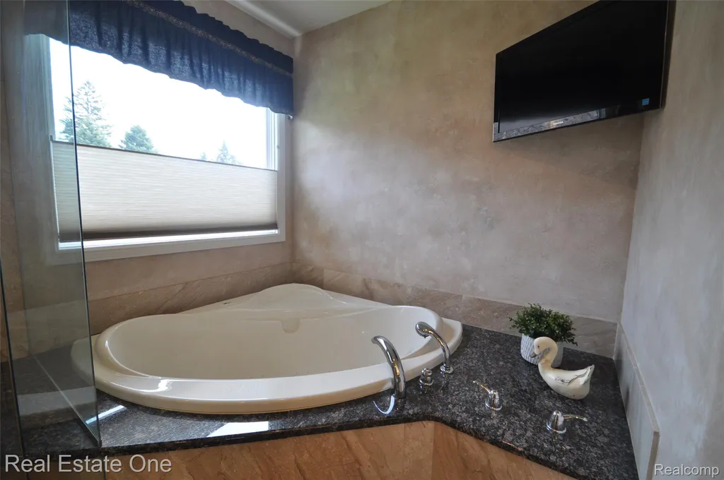 3648 W Tienken Road Rochester Hills City MI 48306
