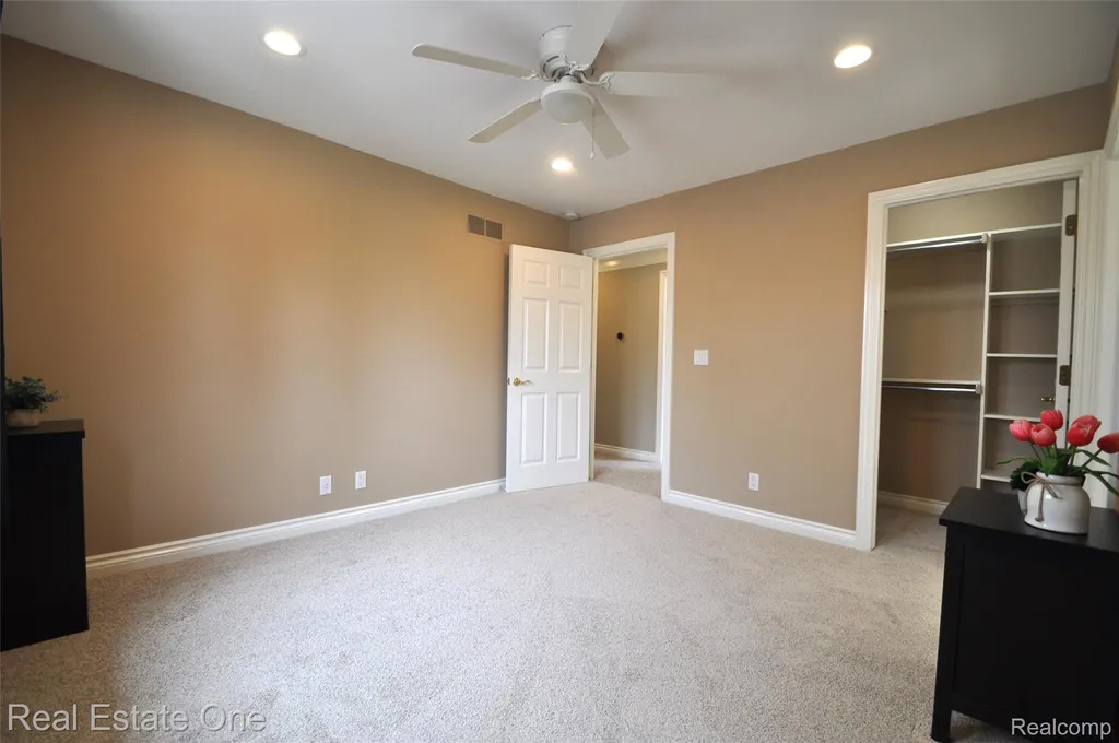 3648 W Tienken Road Rochester Hills City MI 48306