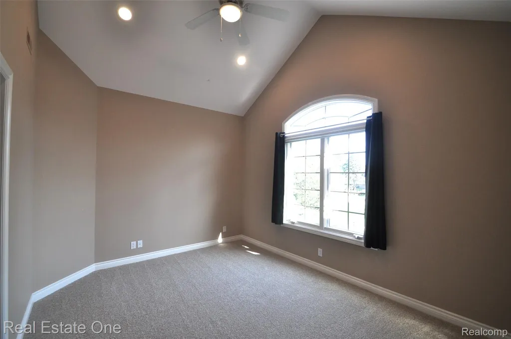3648 W Tienken Road Rochester Hills City MI 48306