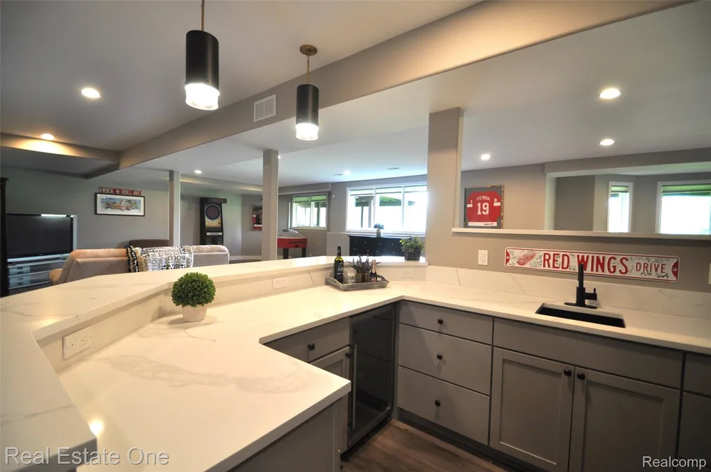 3648 W Tienken Road Rochester Hills City MI 48306