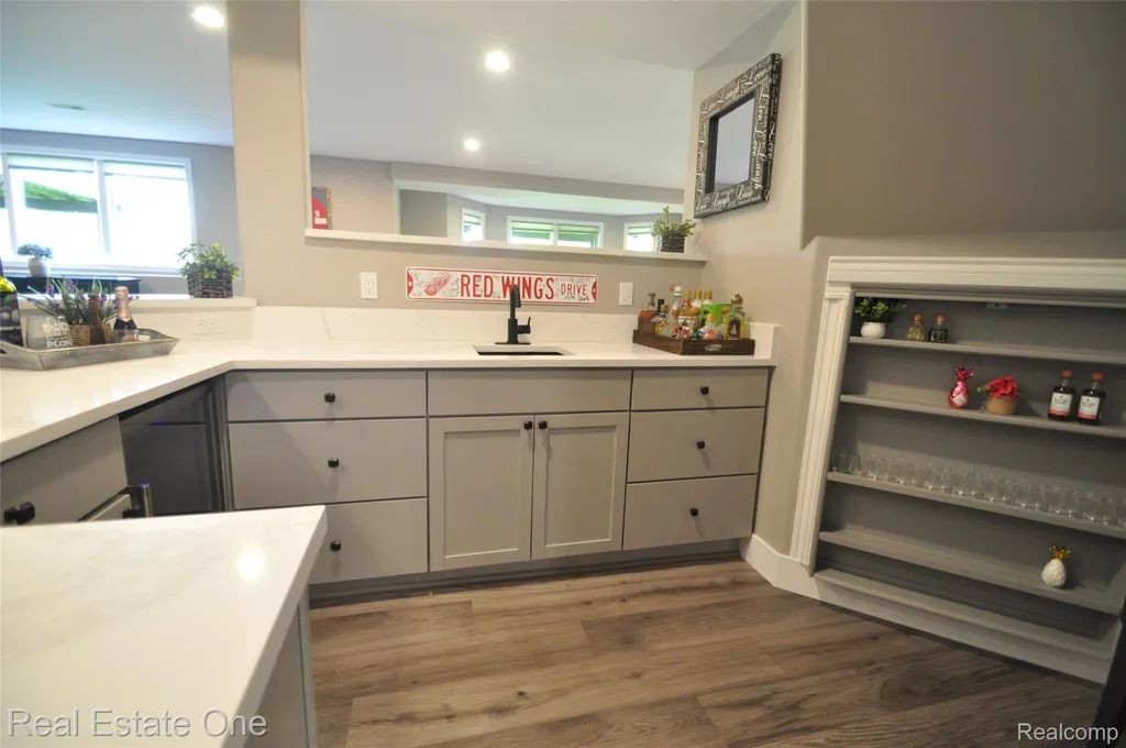 3648 W Tienken Road Rochester Hills City MI 48306