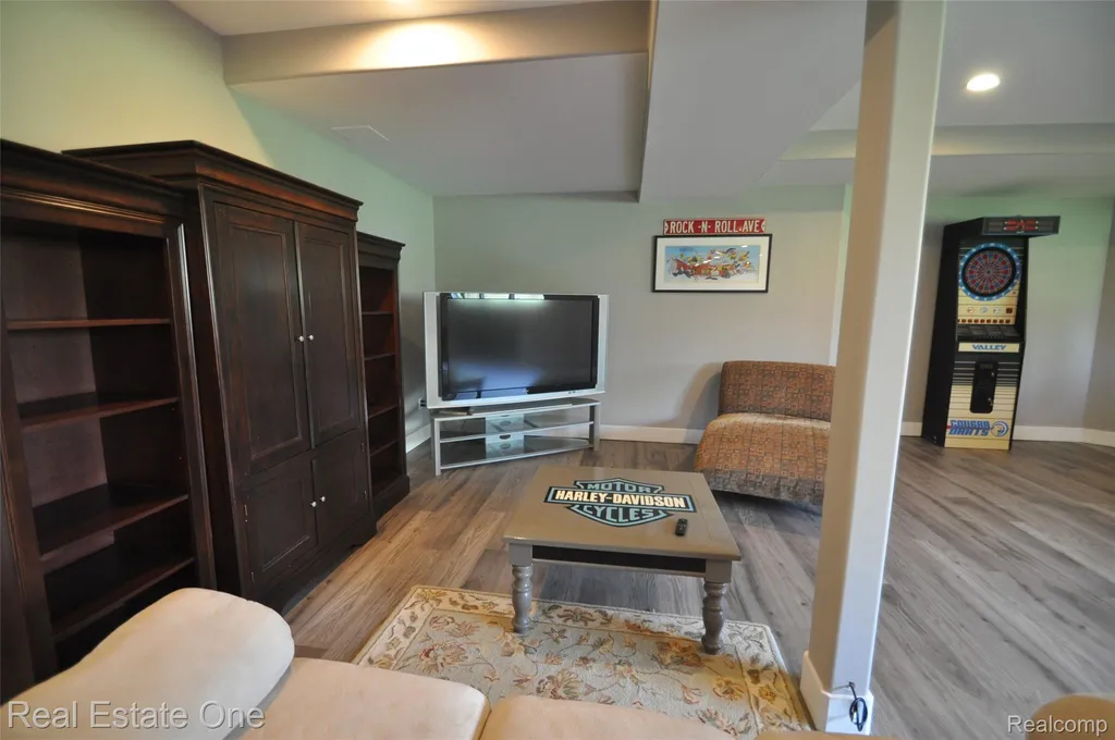 3648 W Tienken Road Rochester Hills City MI 48306