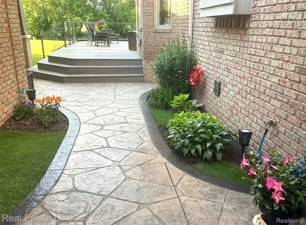3648 W Tienken Road Rochester Hills City MI 48306