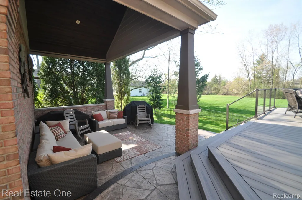 3648 W Tienken Road Rochester Hills City MI 48306