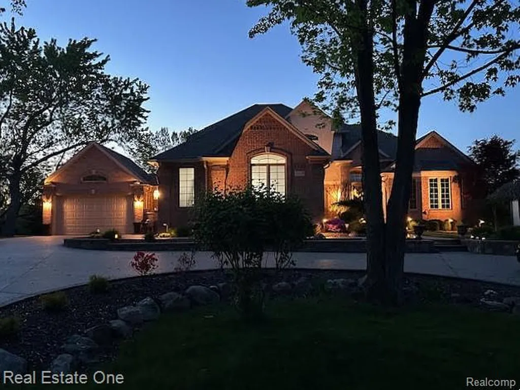 3648 W Tienken Road Rochester Hills City MI 48306