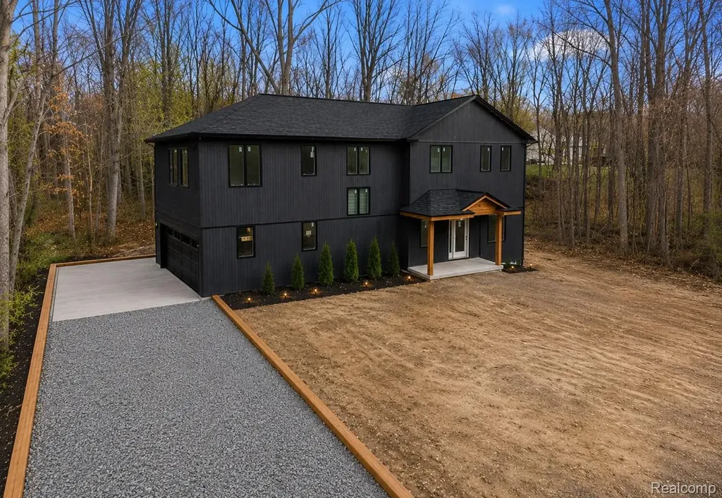 11810 Scenic Valley Springfield Charter Township MI 48350