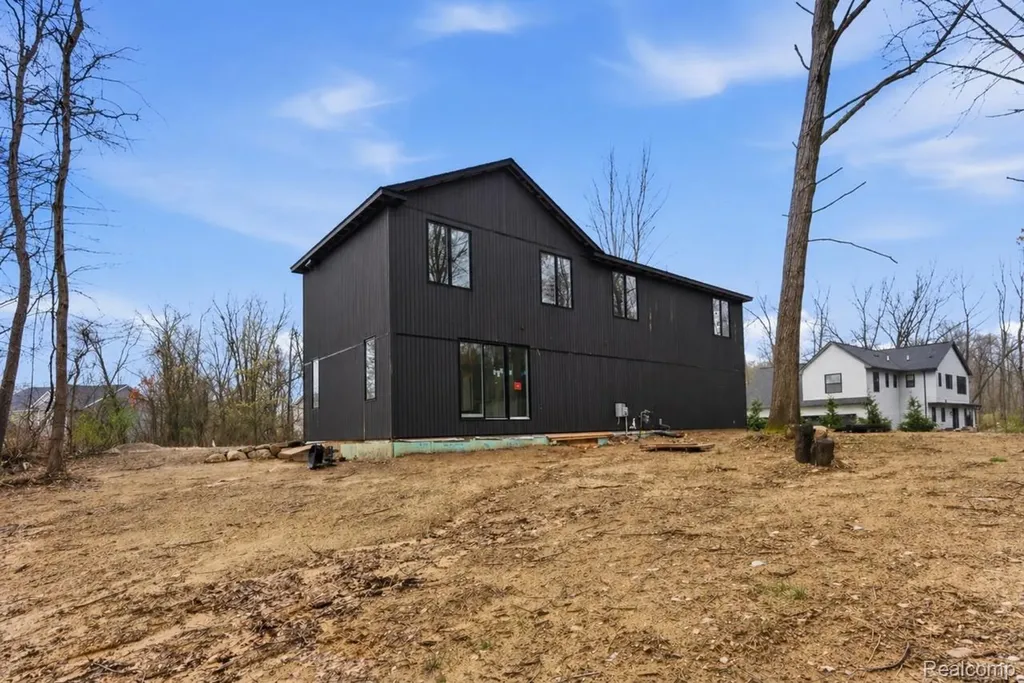 11810 Scenic Valley Springfield Charter Township MI 48350