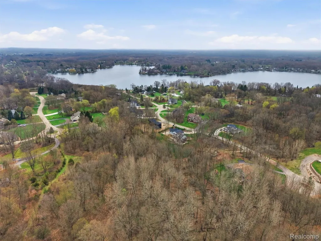 11810 Scenic Valley Springfield Charter Township MI 48350