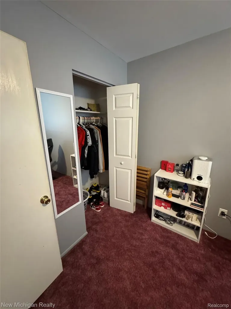 25888 Carl Street Roseville City MI 48066