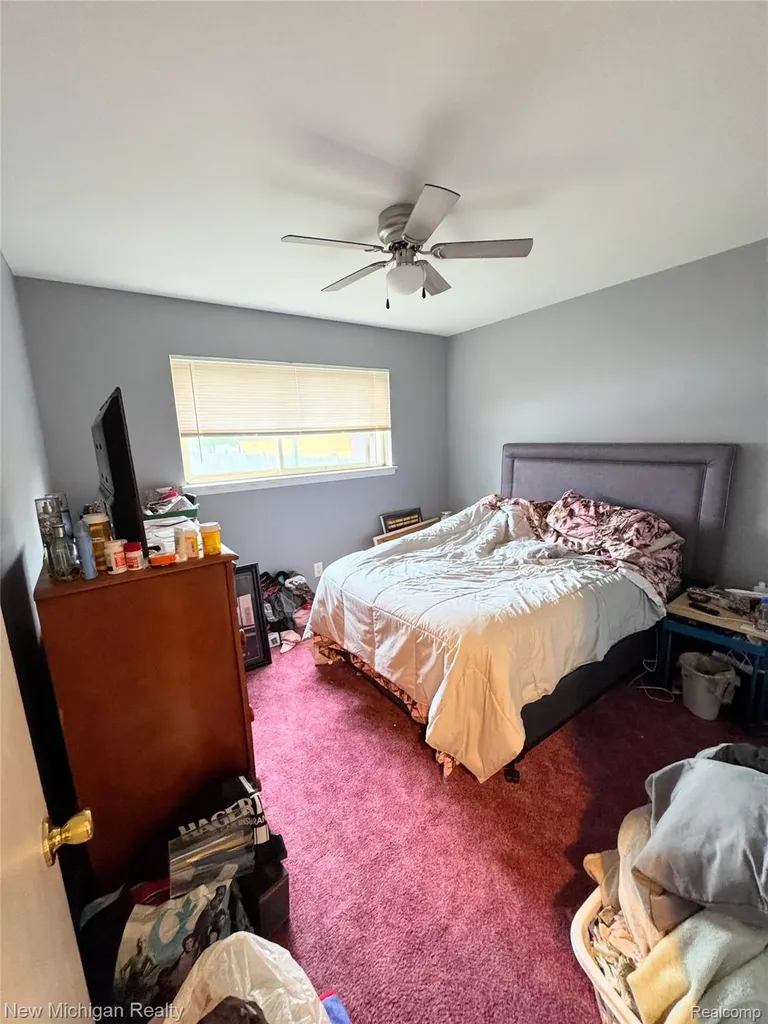 25888 Carl Street Roseville City MI 48066