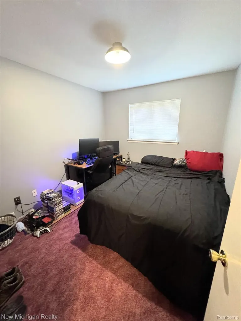 25888 Carl Street Roseville City MI 48066
